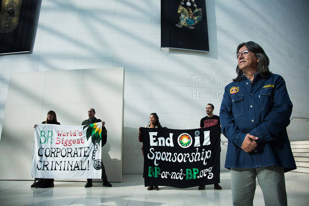 gilberto-torres-bp-case-ends-but-opens-doors_Gilberto-with-banners-Da