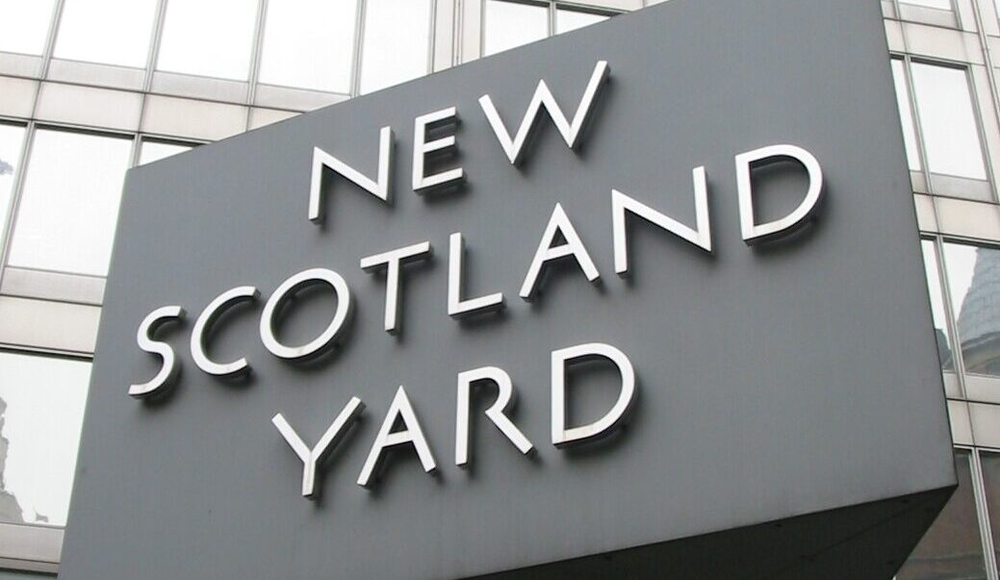 met-police-pay-damages-to-woman-after-admitting-rape-investigation-brought-the-service-into-disrepute_New_Scotland_Yard_sign-e1749636220449